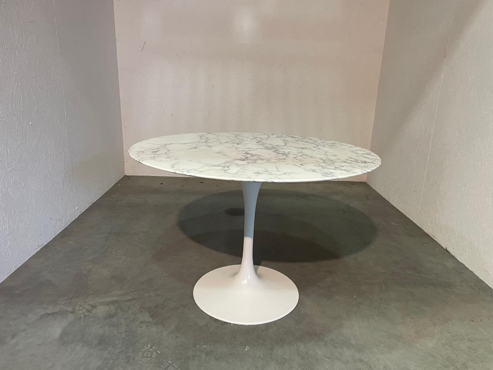 Pedestal Table Round Arabescato Matt 110cm
