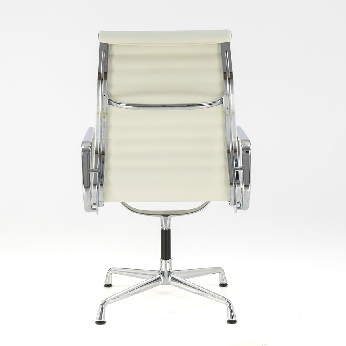 Eames ea shop 109